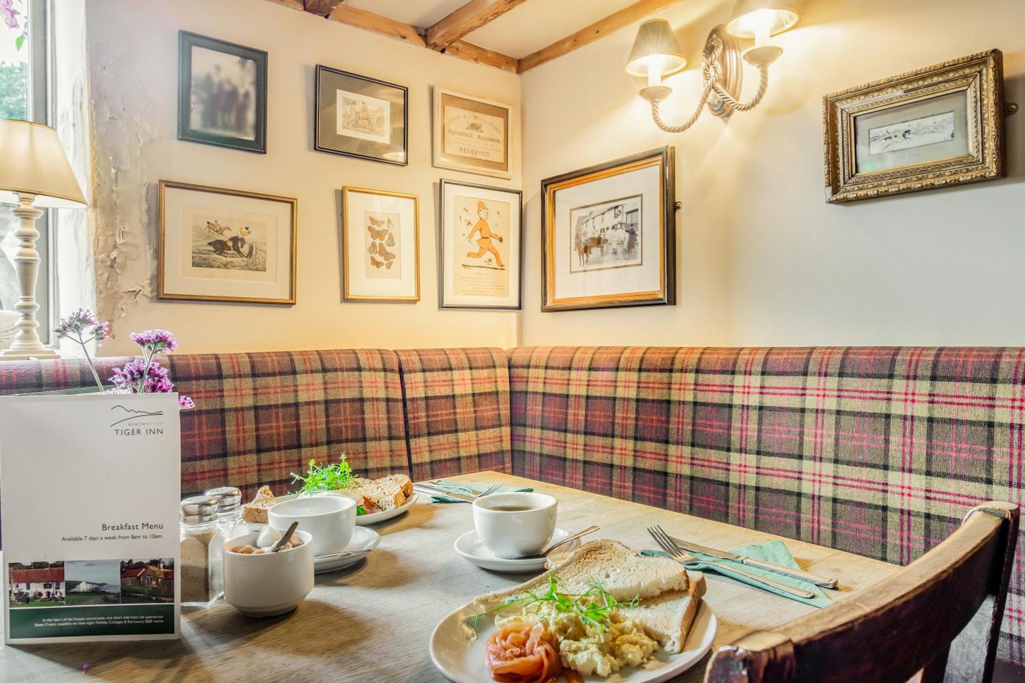 Tiger Inn - Elizabeth Eastdean Εξωτερικό φωτογραφία