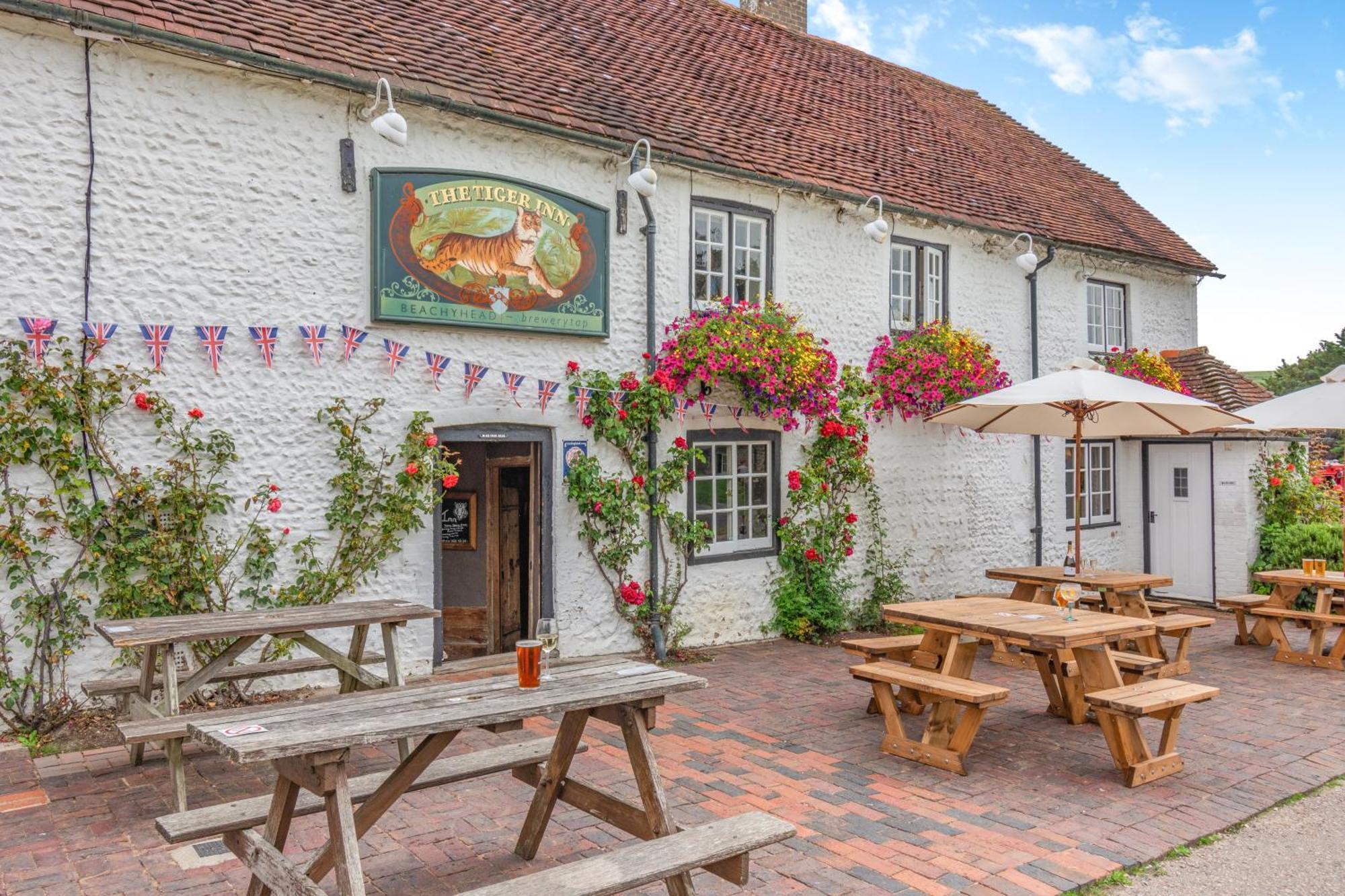 Tiger Inn - Elizabeth Eastdean Εξωτερικό φωτογραφία